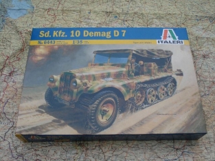 IT6443  Sd Kfz.10 Demag D7
